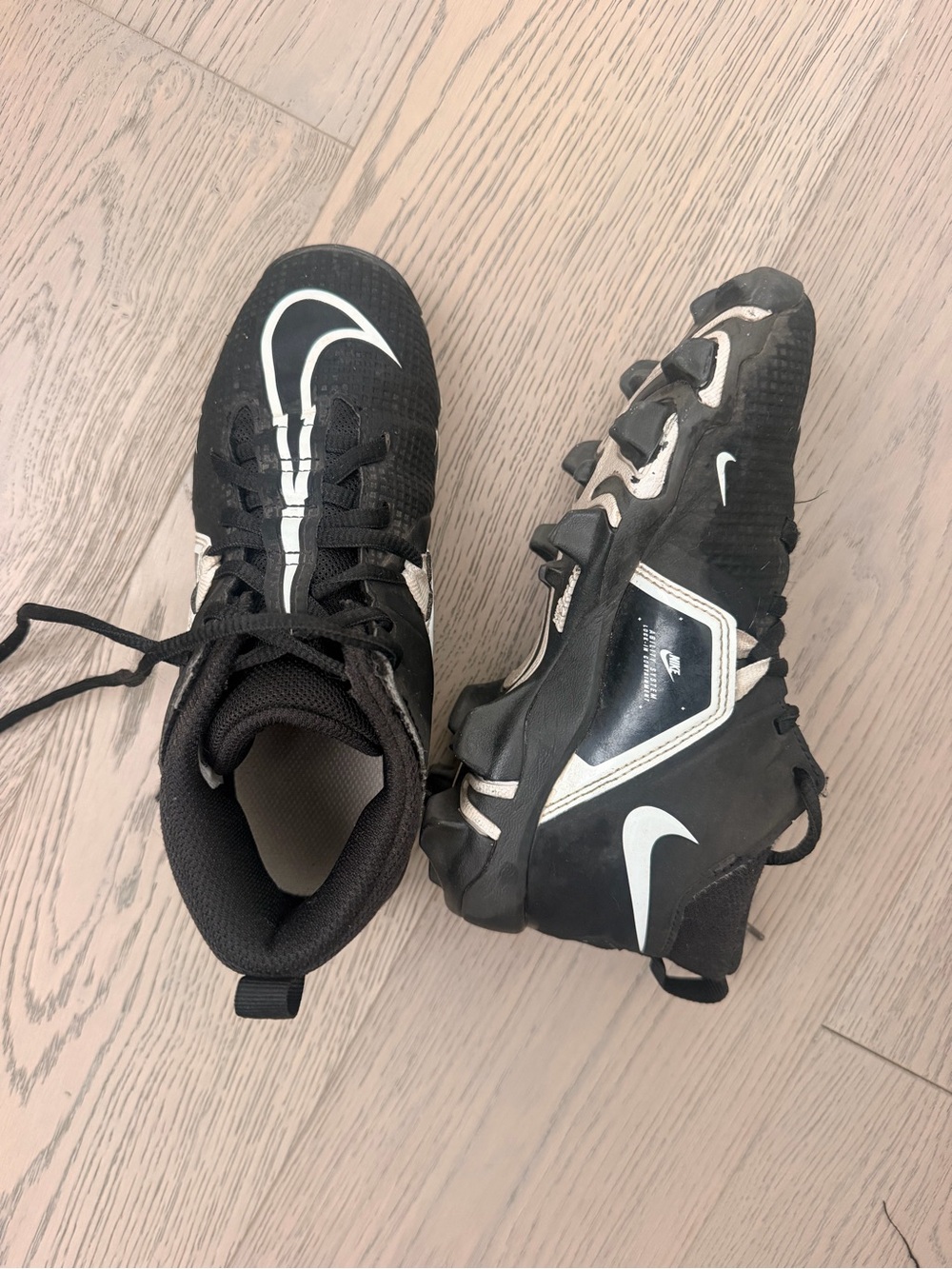 Nike Alpha Menace 3 Shark Football Cleats Black White Youth 1Y